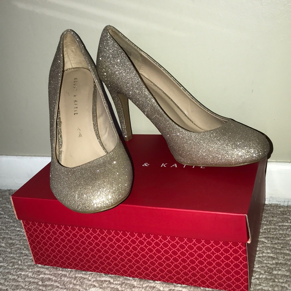Kelly & Katie Larissa Pump in Gold Glitter Sz 11W